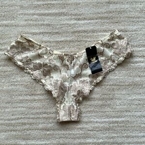 Wacoal Tanga Lace Perfection Embrace Cheeky Thong, Panty Style # 64869 Sz Medium